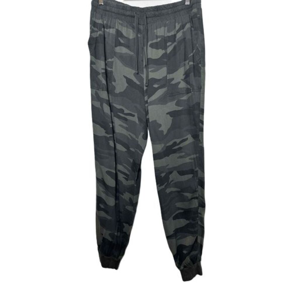 Splendid Size L Olive Green Camouflage Joggers Elastic Cuffs Drawstring Waist